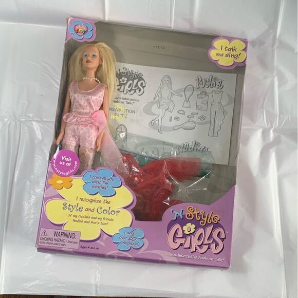 ‘N Style Girls Fuschia Y2K Interactive Fashion Doll - Picture 3 of 13